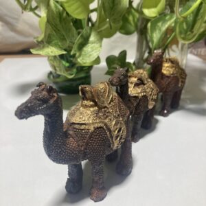 مجسمه شتر سه تیکه