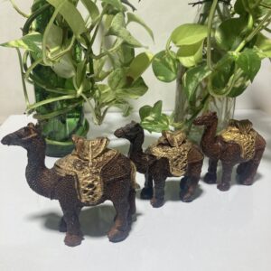 مجسمه شتر سه تیکه